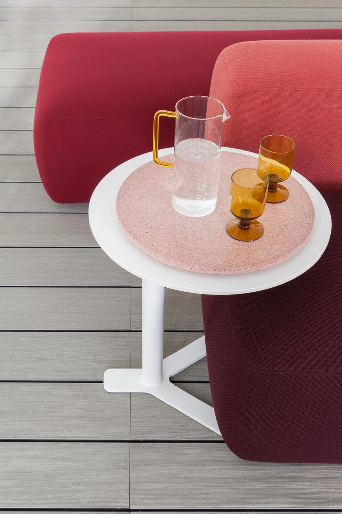 Lapalma-Yo-Outdoor-Beistelltisch-rund-weiss-HPL-Fenix-weiss-Ambiente-Lounge