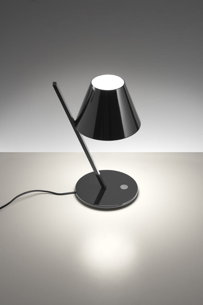 artemide la petite tischleuchte schwarz ambiente