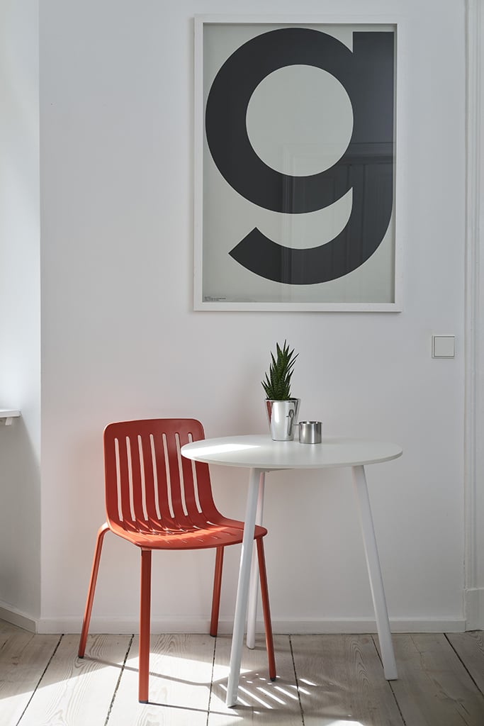 Magis-Plato-Stuhl-rot-Ambiente-Kueche
