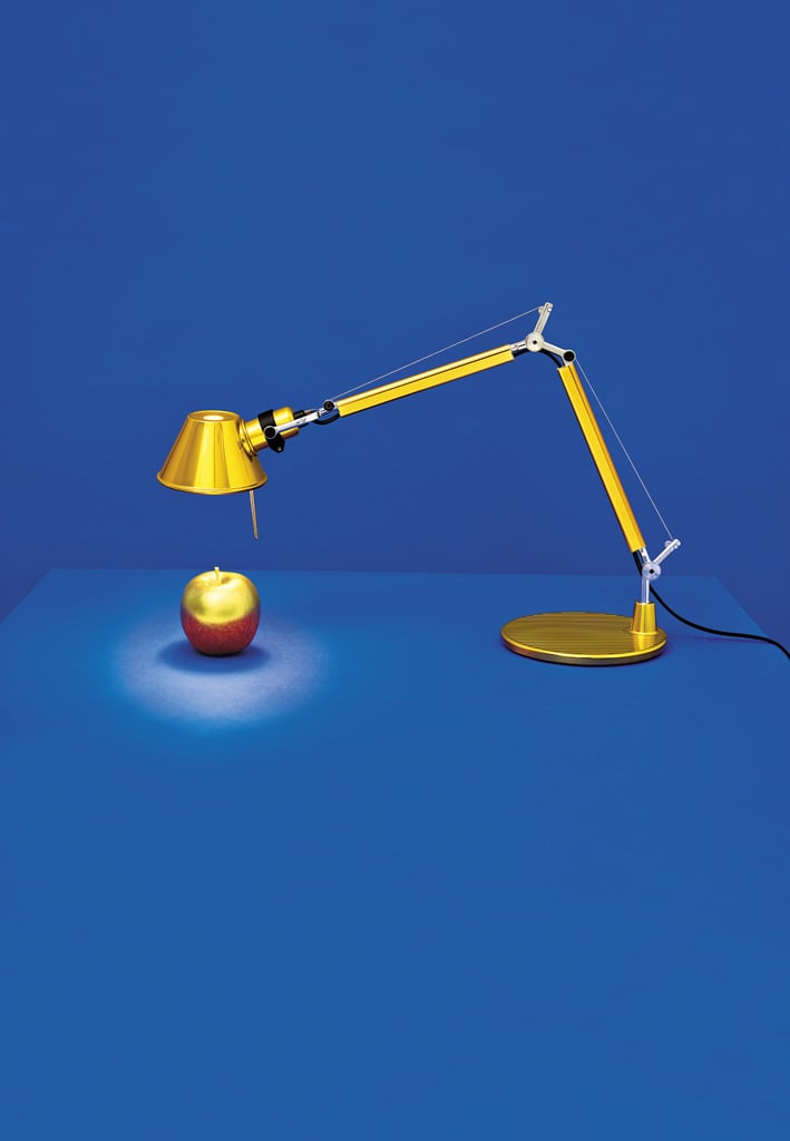 artemide tolomeo micro tischleuchte gold ambiente 1