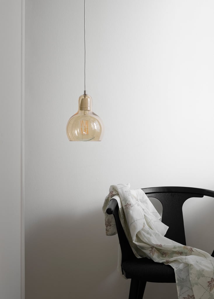 &tradition Mega Bulb SR2 Pendelleuchte gold Wohnzimmer