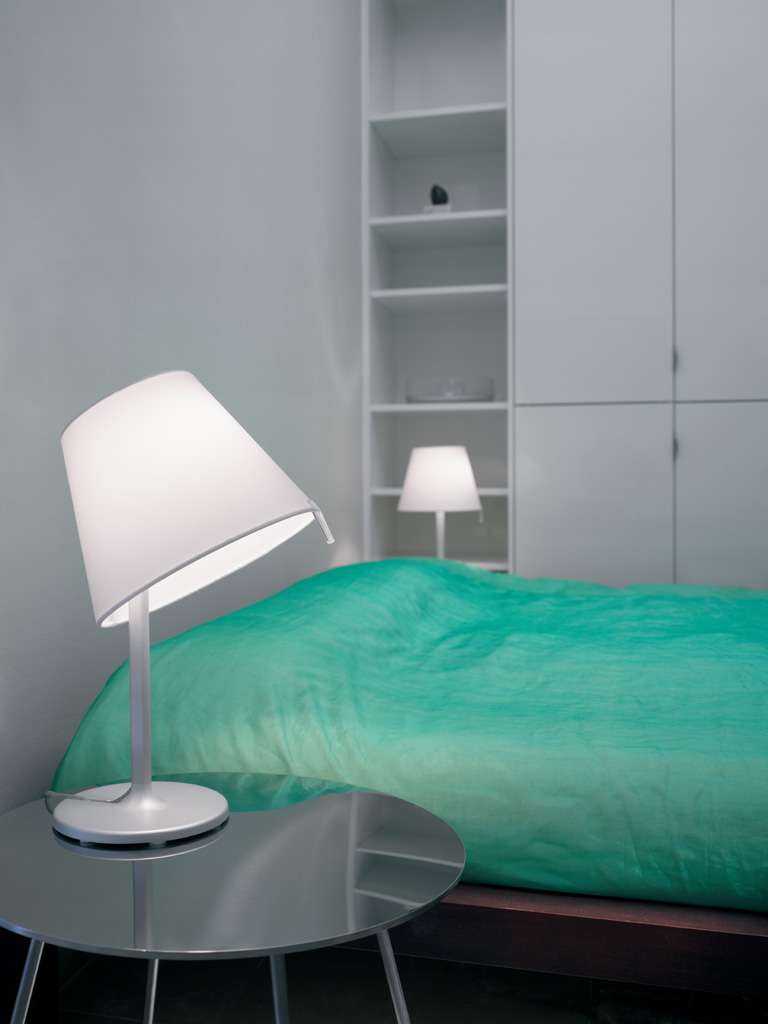 artemide melampo notte nachttischleuchte aluminiumgrau