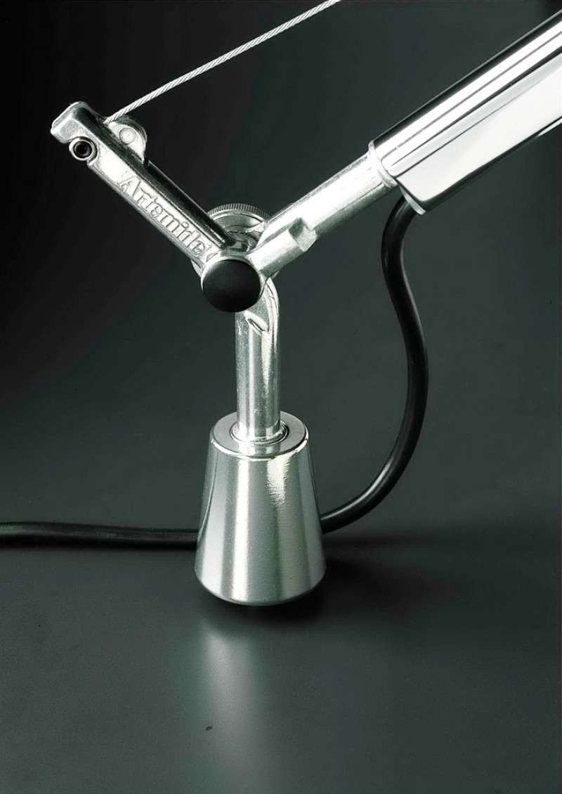 artemide tolomeo basculante tischleuchte schraubbefestigung 3