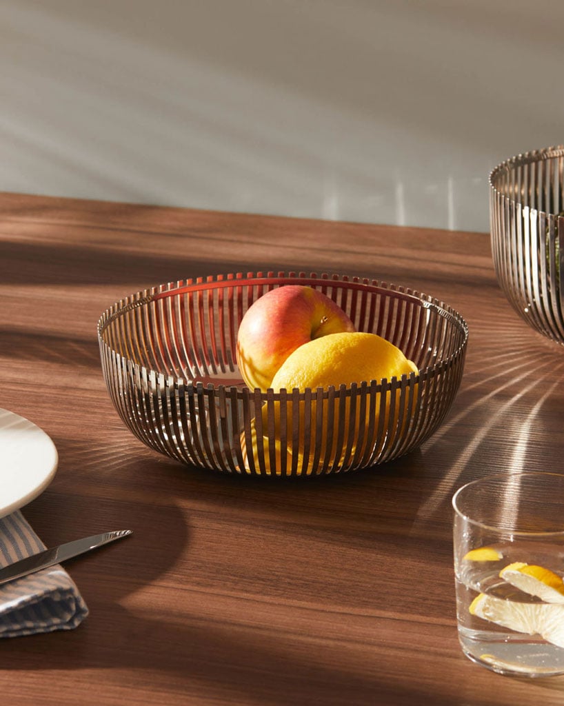 alessi-och02-korbschale-ambiente-kuechentisch