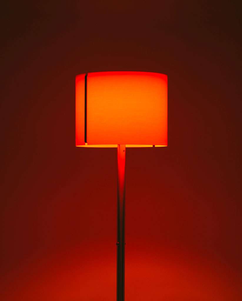 serien.lighting jones master stehleuchte orange 02