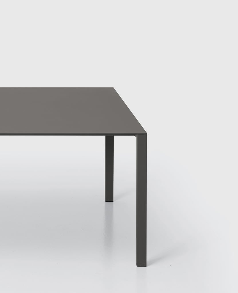 Kristalia Thin-K Aluminium Indoor Tisch ausziehbar - anthrazitgrau, 80 x 150 / 190 / 230cm - Retoure