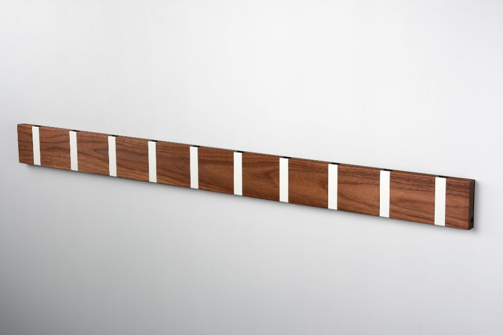 LoCa Knax 10 Wandgarderobe (Walnuss geölt, Haken grau, Walnuss, Haken grau) Walnuss geölt, Haken grau | Walnuss, Haken grau 110112