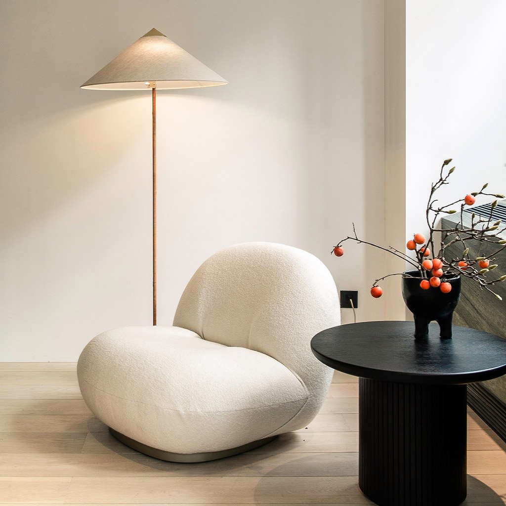 Gubi Pacha Lounge Chair Sessel fixe Basis perlgold